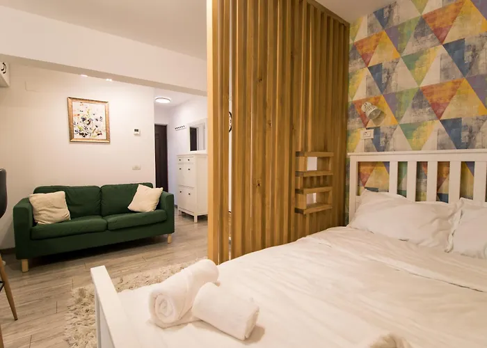 Apartment Artsy Fartsy